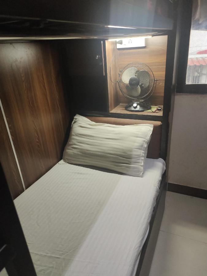Almas Dormitory Andheri West Mumbai Exterior photo