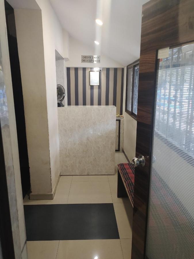 Almas Dormitory Andheri West Mumbai Exterior photo